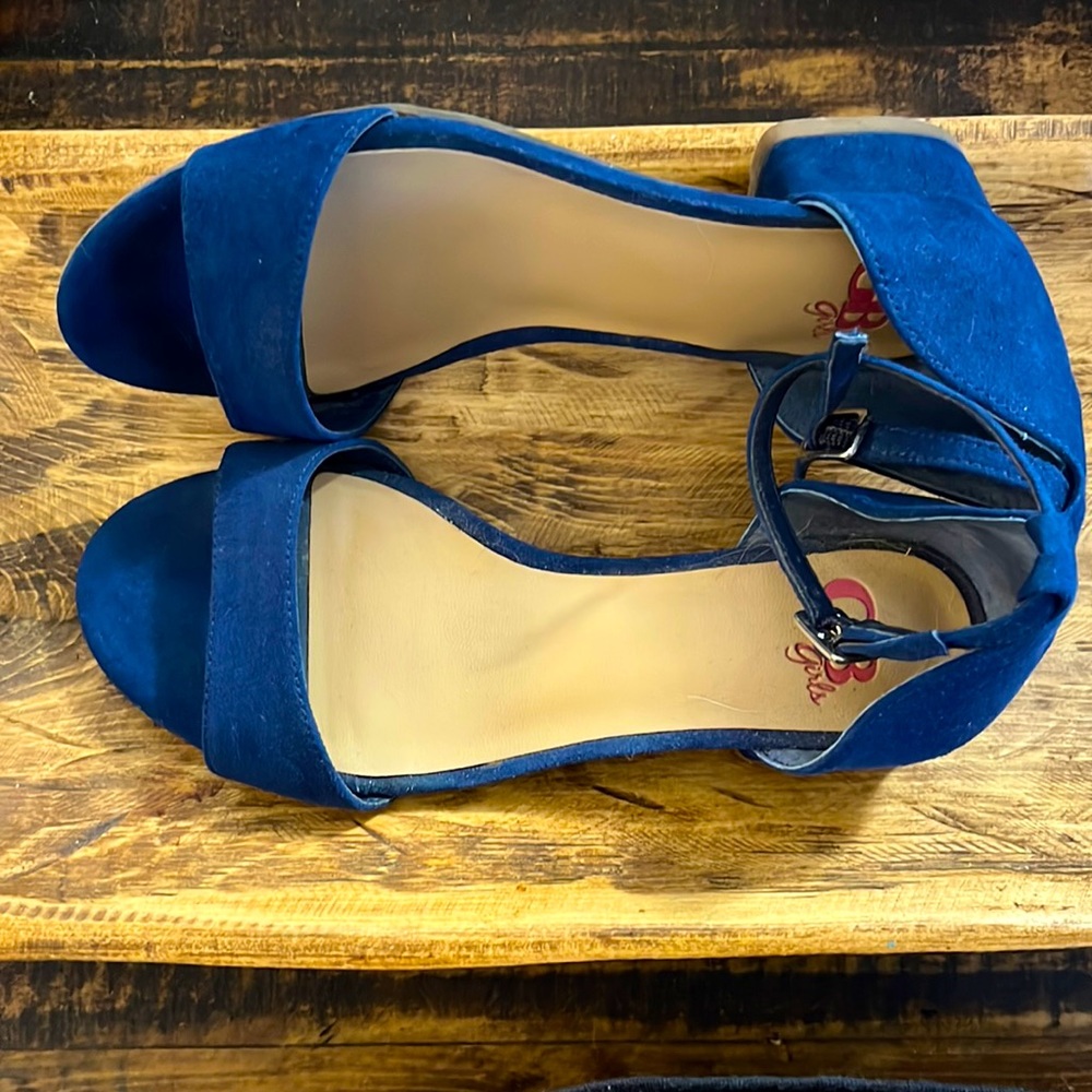 Size 1 Gianni Bini Navy Suede Block Heels